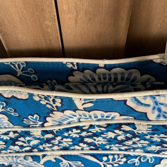 Vera Bradley Tote - Picture 4 of 8